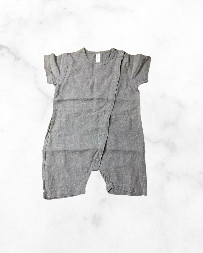 ira loves mae ♡ 12-24 mo ♡ grey snap romper