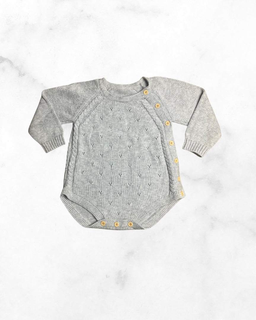 unknown ♡ 18-24 mo ♡ grey knit bodysuit
