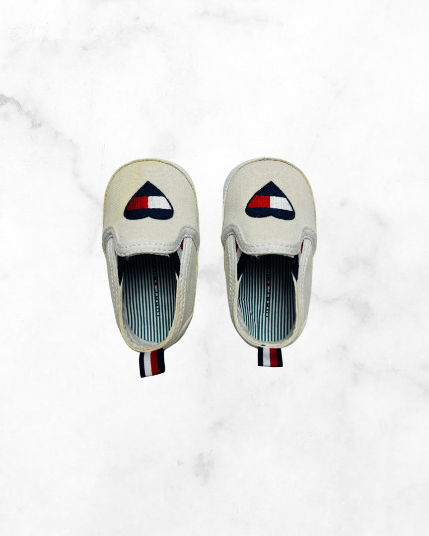 tommy hilfiger ♡ 2 ♡ heart slip on soft soles