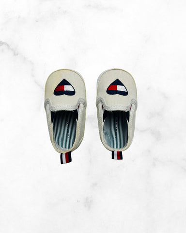 tommy hilfiger ♡ 2 ♡ heart slip on soft soles