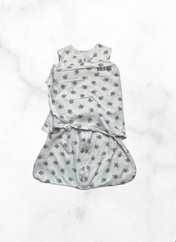 halo ♡ 0-3 mo ♡ back is best cotton sheep swaddle