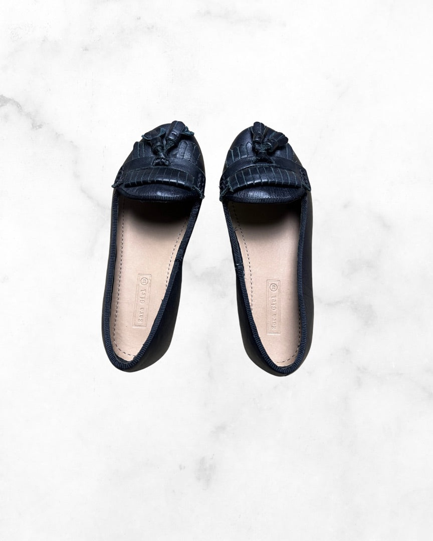zara ♡ 11 ♡ black tassel flats