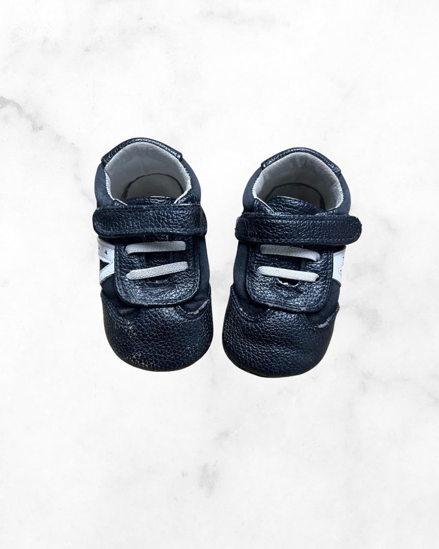 jack & lily ♡ 24-30 mo ♡ black moc sneakers