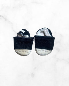 parker & posie ♡ 12-18 mo ♡ black soft sole shoes