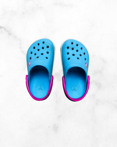 crocs ♡ 6/7 ♡ blue & pink classic clog