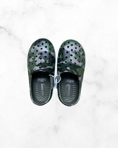 old navy ♡ 6 ♡ rubber camo sneakers