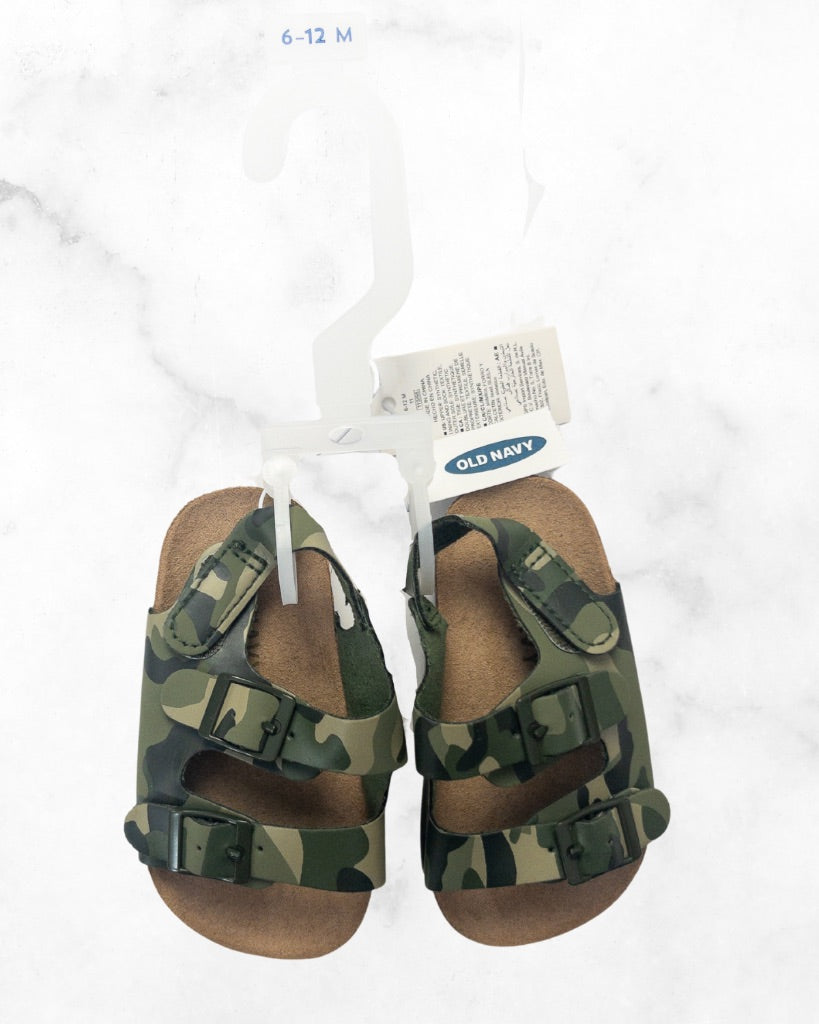old navy ♡ 6-12 mo ♡ camo sandals