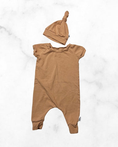 the little wanderer ♡ 3-6 mo ♡ t-shirt romper & top knot hat set