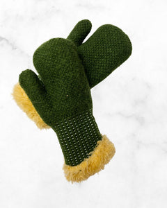 unknown ♡ 18-36 mo ♡ crotchet mitts with fur