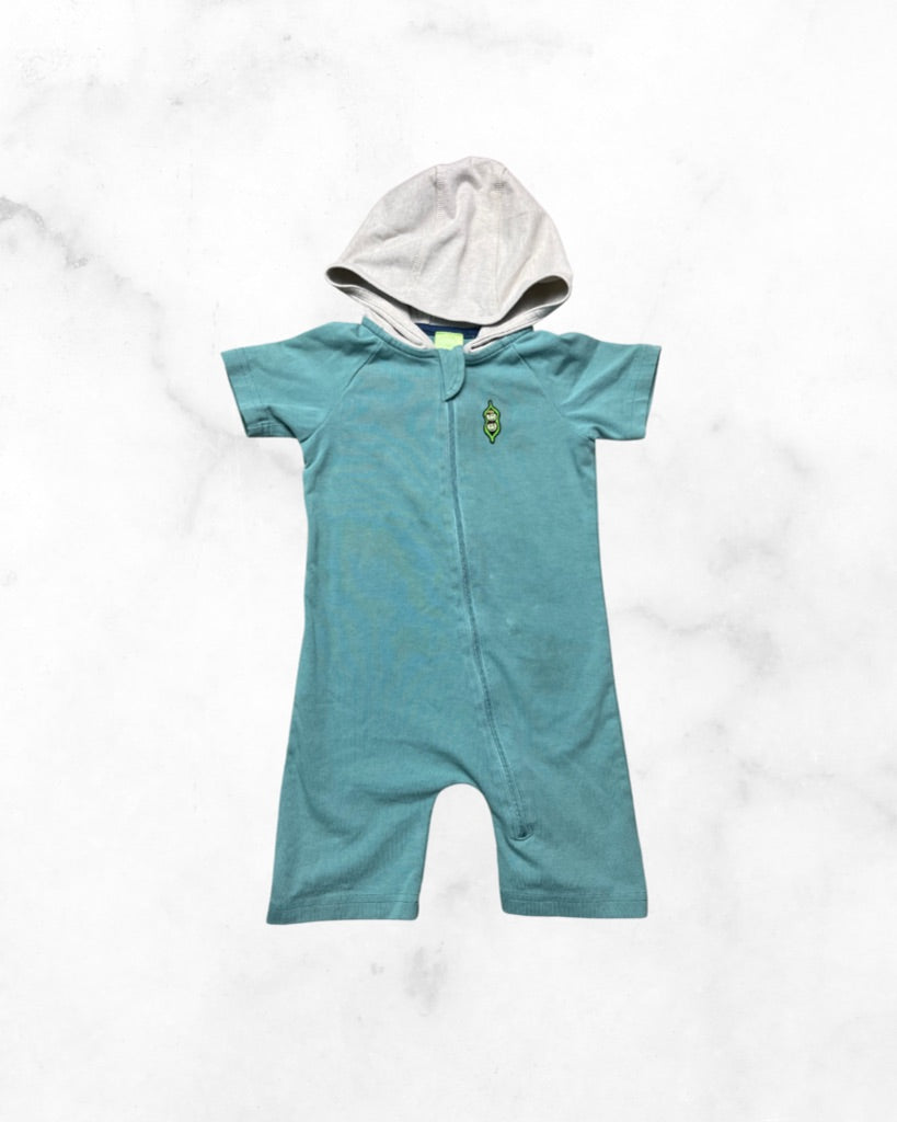 peekaboo beans ♡ 12-18 mo ♡ hooded short zip romper