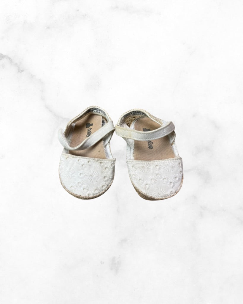 gap ♡ 2 ♡ white sandals