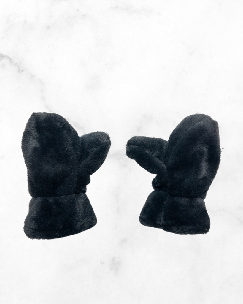 kombi ♡ M ♡ baby plush mitts with thumbs