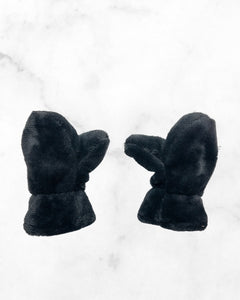 kombi ♡ M ♡ baby plush mitts with thumbs