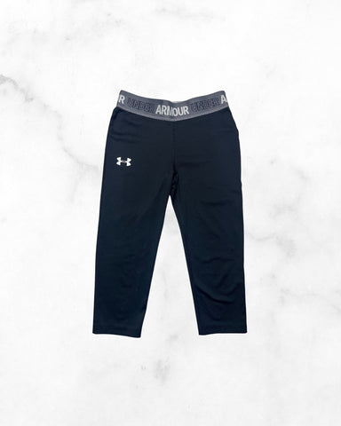 underarmour ♡ 10 ♡ black armour crop