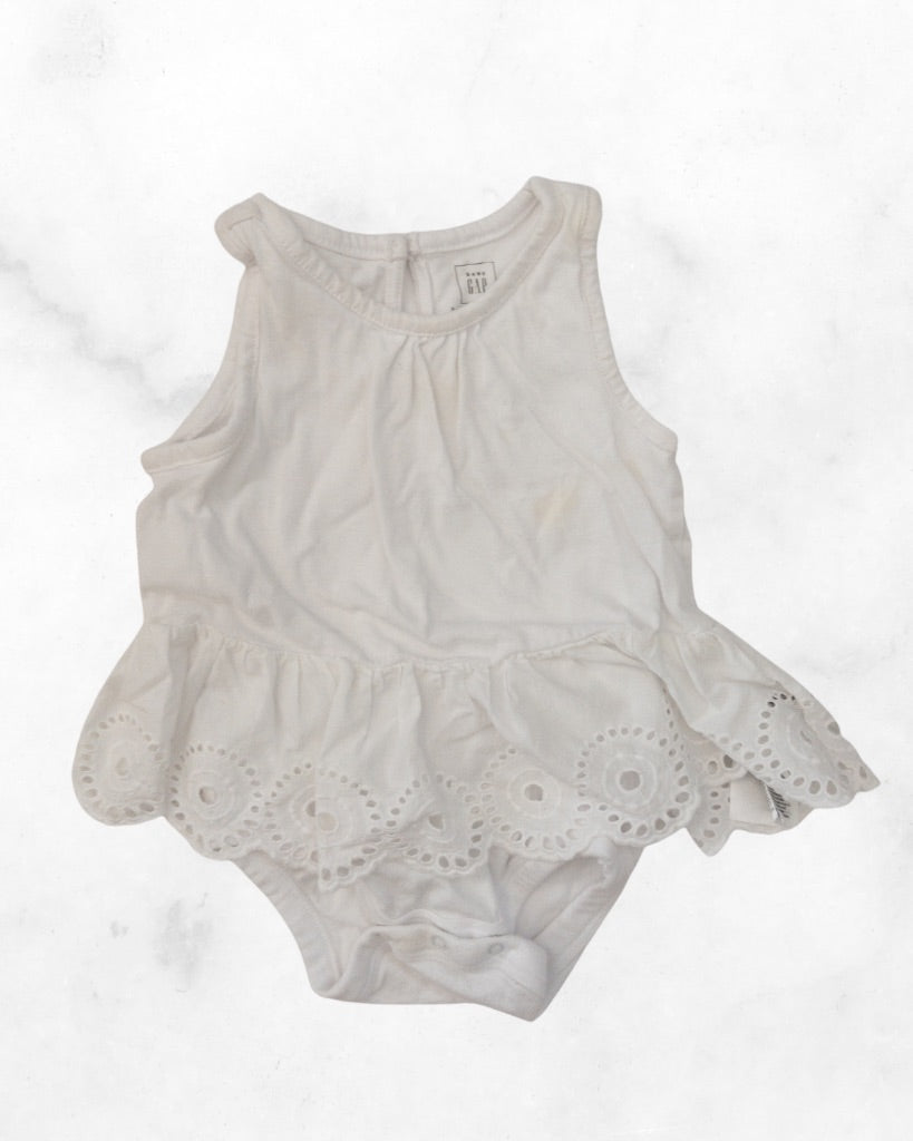 gap ♡ 3-6 mo ♡ bodysuit with skirt