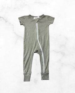 parade organics ♡ 12-18 mo ♡ sage short sleeve zip romper