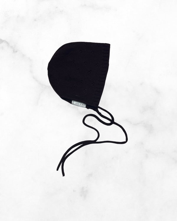 jamie kay ♡ 6-12 mo ♡ black cherry knitted bonnet