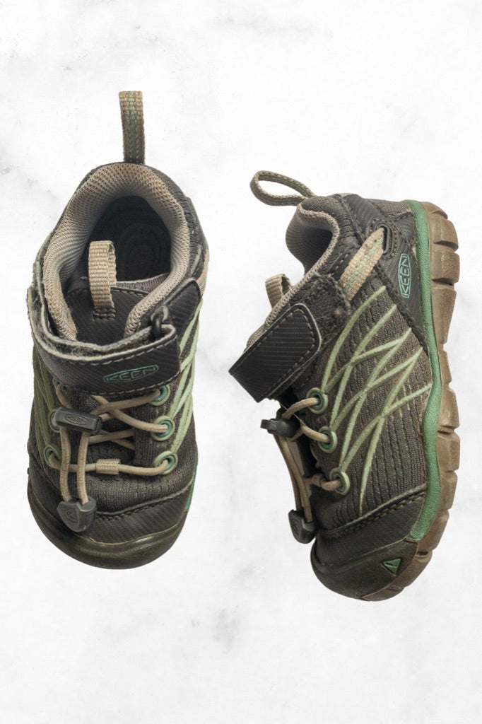 keen ♡ 8 ♡ chandler cnx sneaker