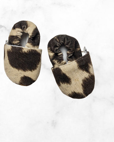 trendy baby mocc shop ♡ 3-6 mo ♡ super soft faux cow moccs